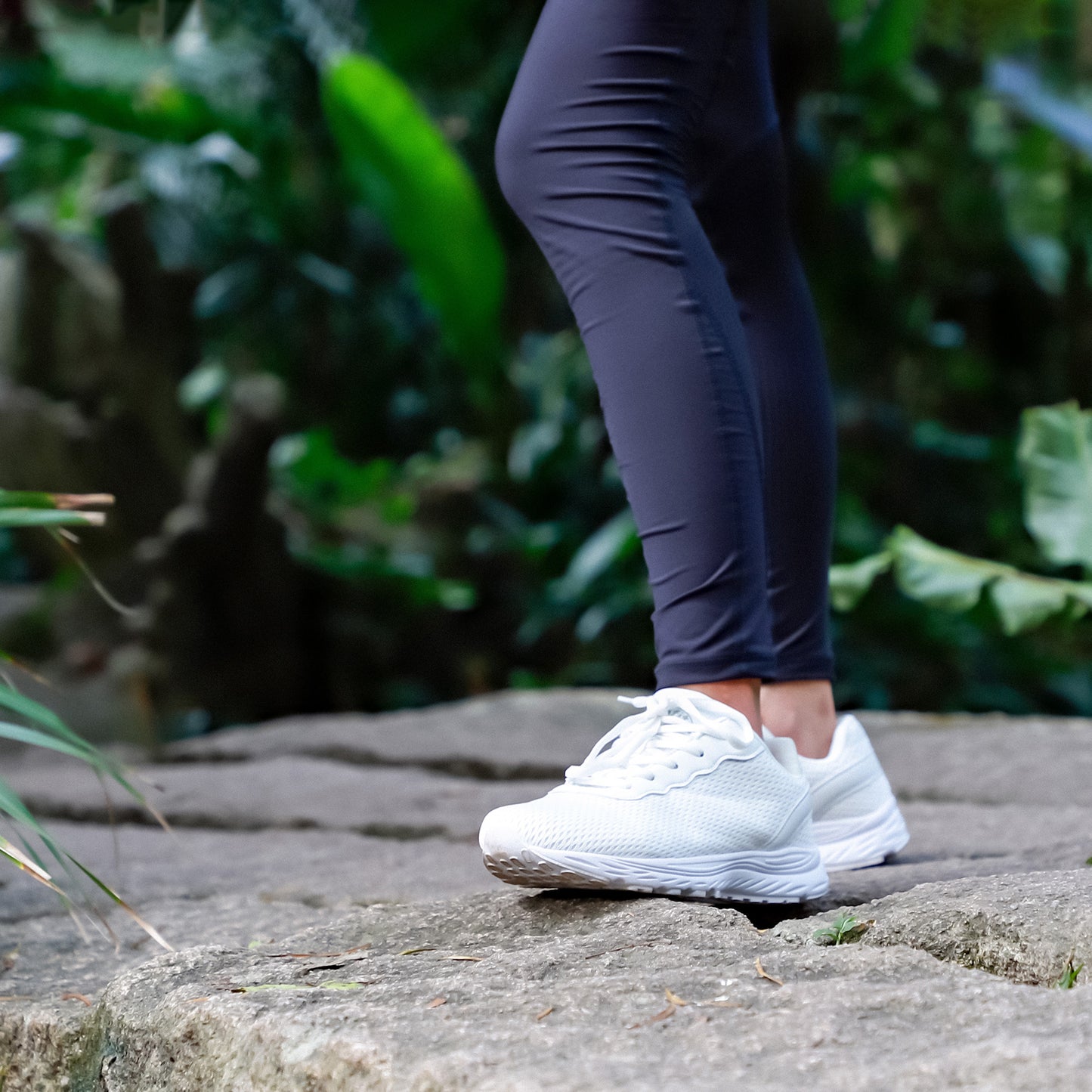 Knixmax Extra Wide Lightweight Women's Running Shoes for Flatfoot White Sport Shoes with Wide Toe Box